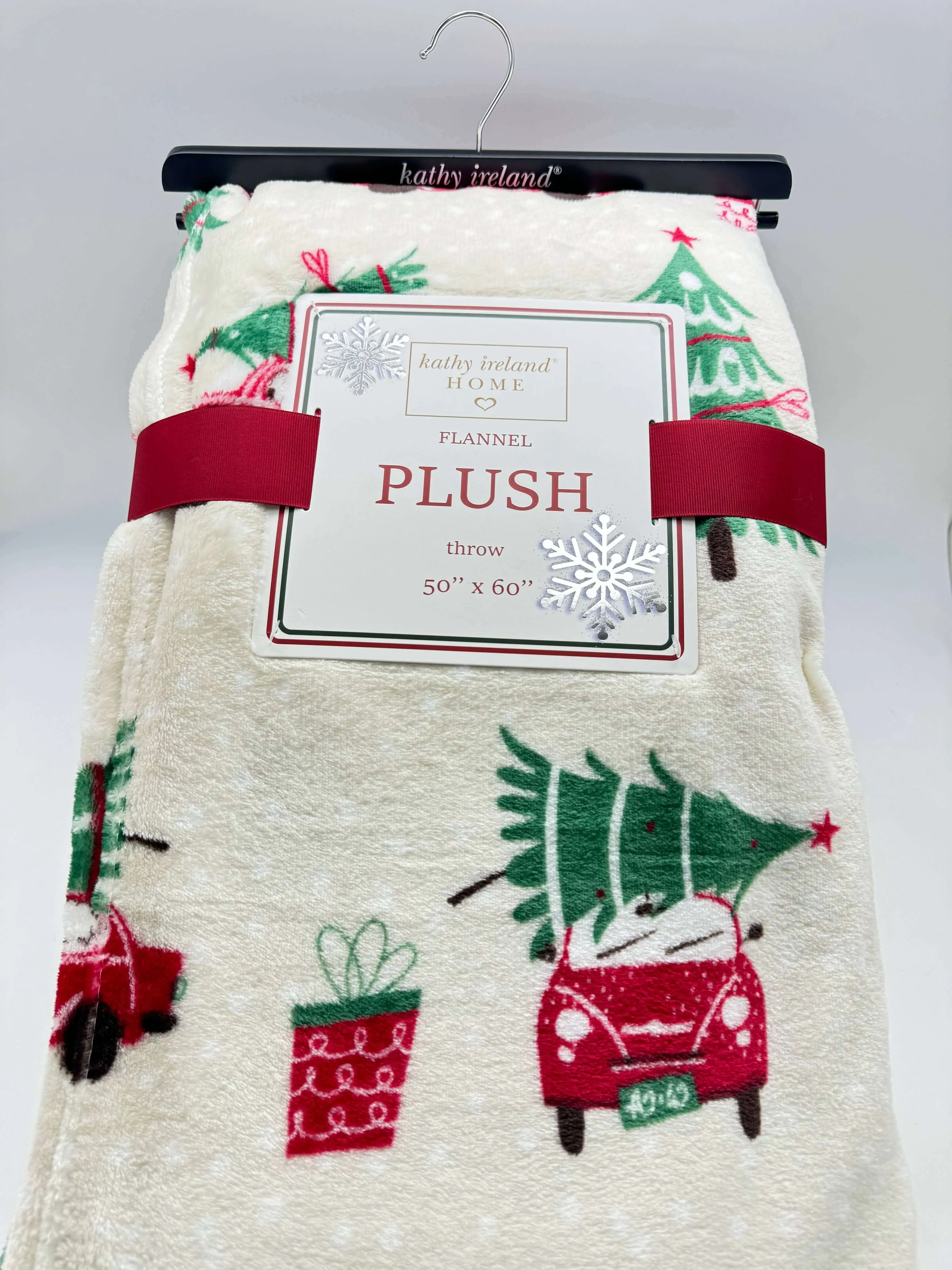 CHRISTMAS CHEER PLUSH THROW BLANKETS by Kathy Ireland