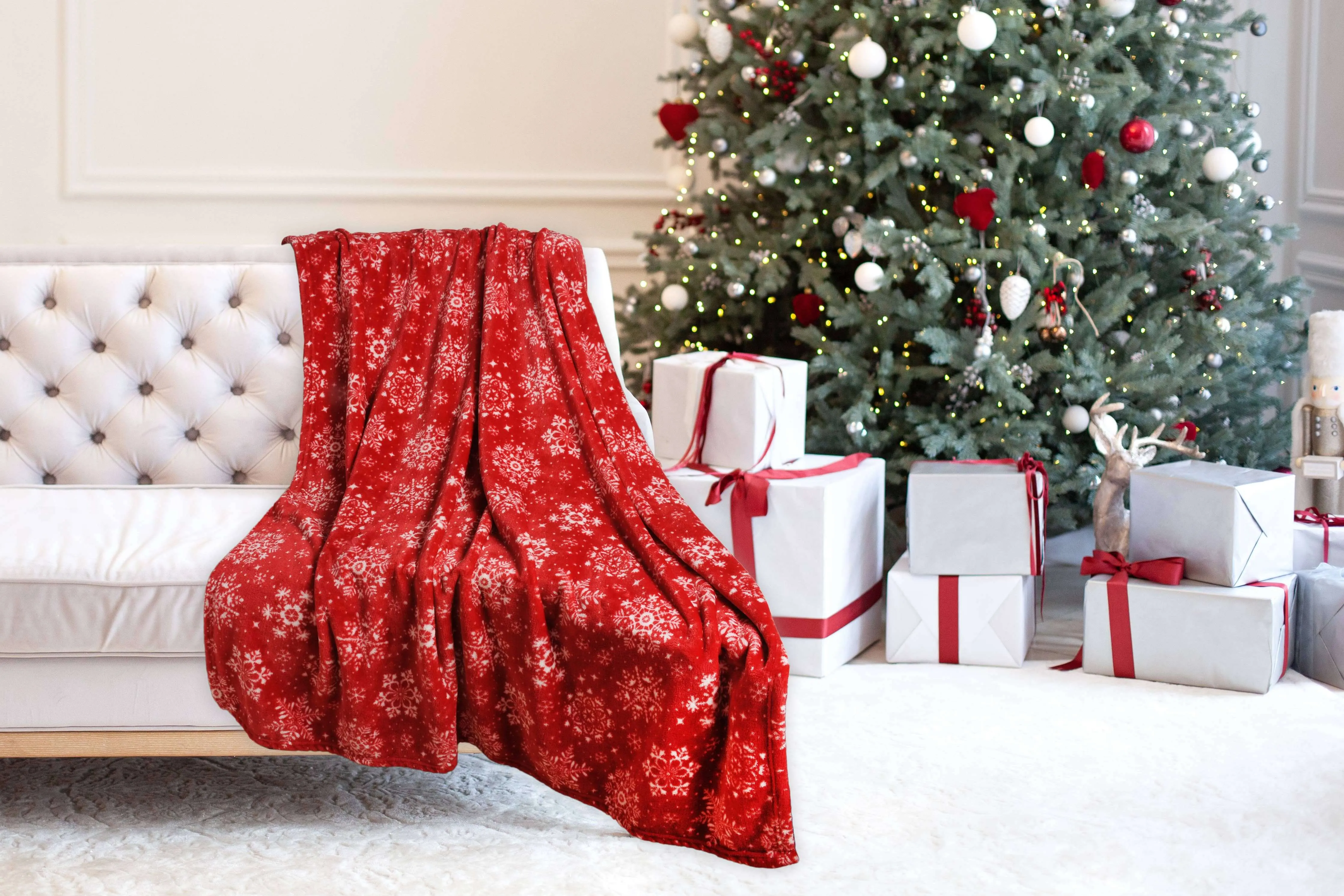CHRISTMAS CHEER PLUSH THROW BLANKETS by Kathy Ireland