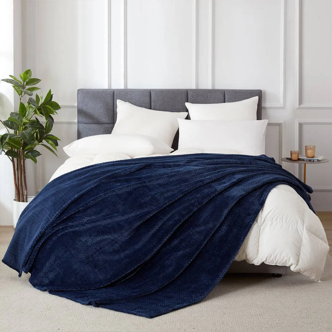 Fleece Throw Super Soft Blanket with Innovative Weaving Process (3 SIZE) Blue