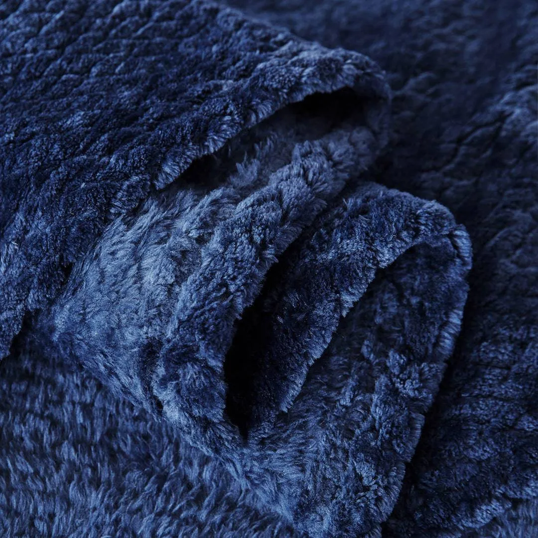 Fleece Throw Super Soft Blanket with Innovative Weaving Process (3 SIZE) Blue