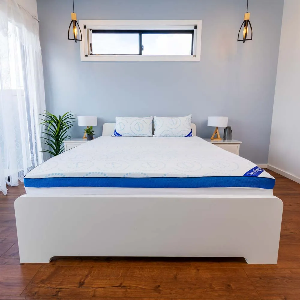 Straight 2 Sleep® Mattress Topper with Cooling Technology   2 BONUS Adjustable Pillows   FREE Delivery