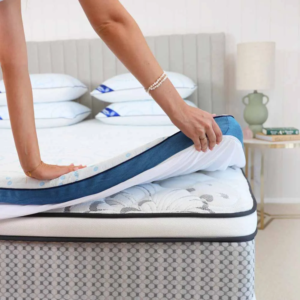 Straight 2 Sleep® Mattress Topper with Cooling Technology   2 BONUS Adjustable Pillows   FREE Delivery